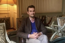  Charles Hooreman, ancien élève de l’IESA arts&culture en marché de l’art. 