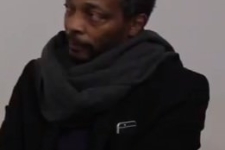 L'invité du soir : interview de Simon Njami